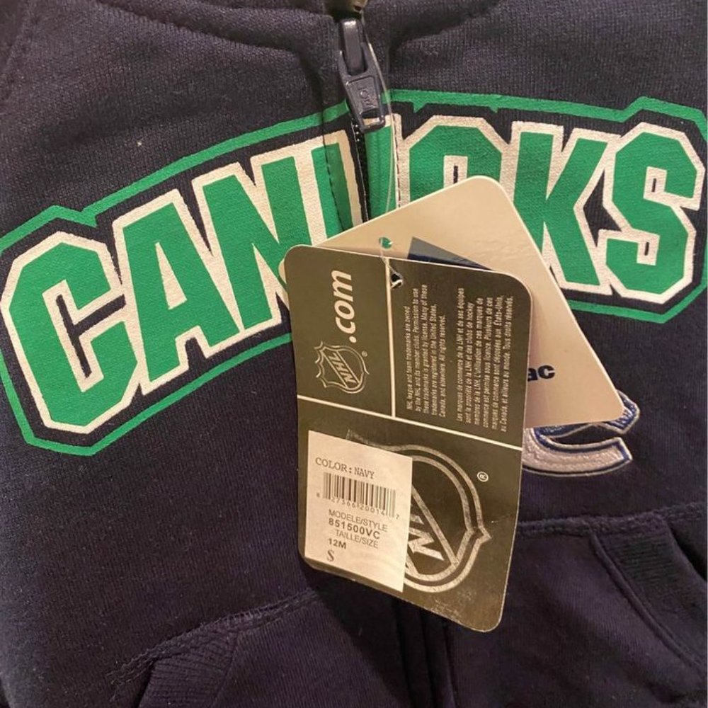 Baby Canucks hoodie with zip 12m